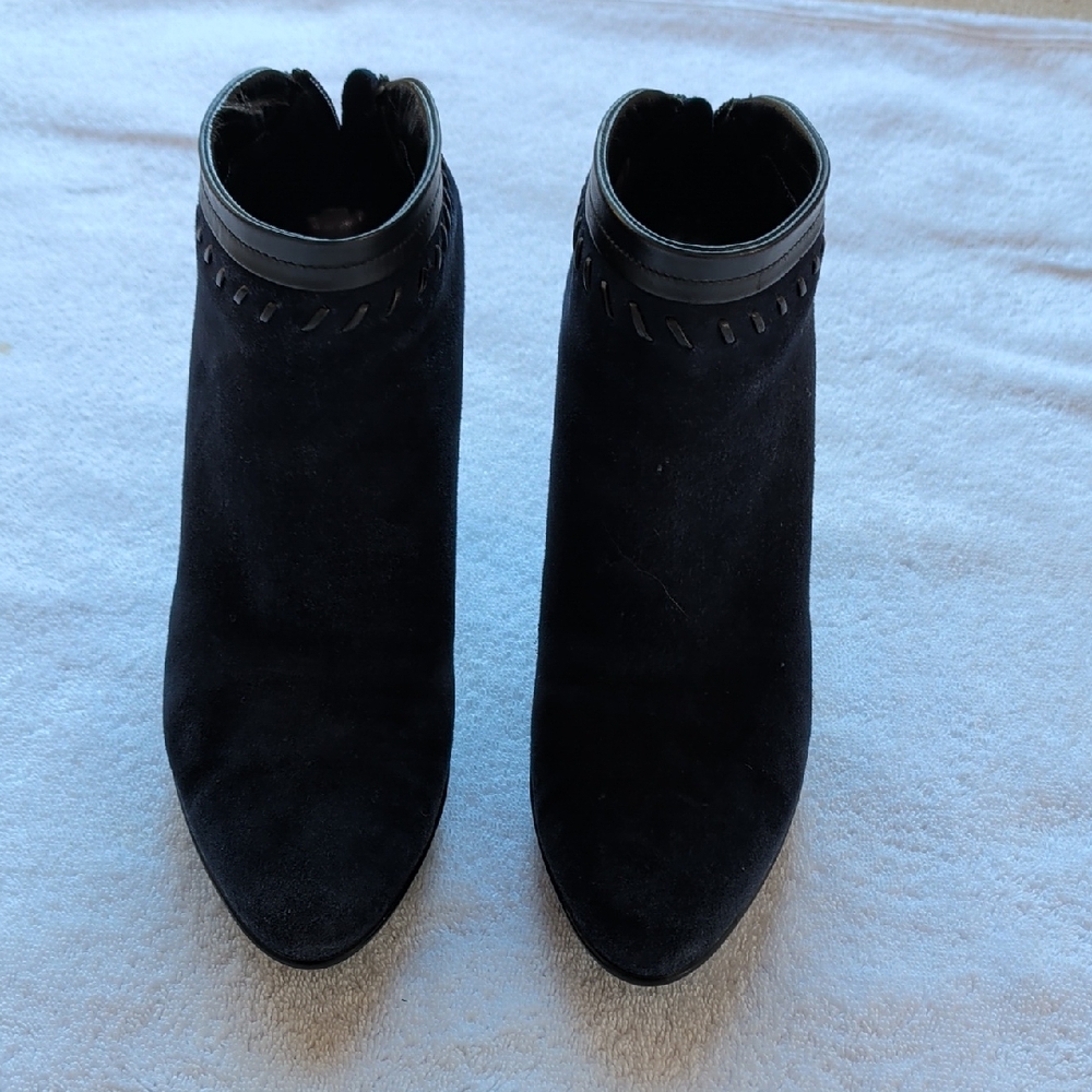 Aquatalia navy high heeled waterproof suede ankle boots